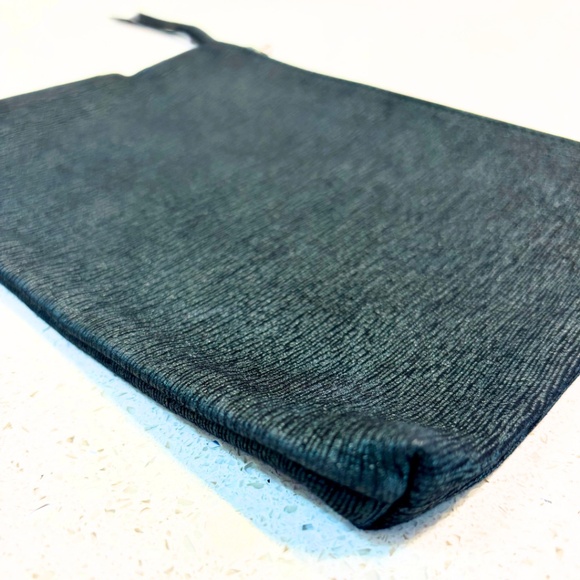 Banana Republic Emerald Green Leather Zippered Pouch - Picture 3 of 6